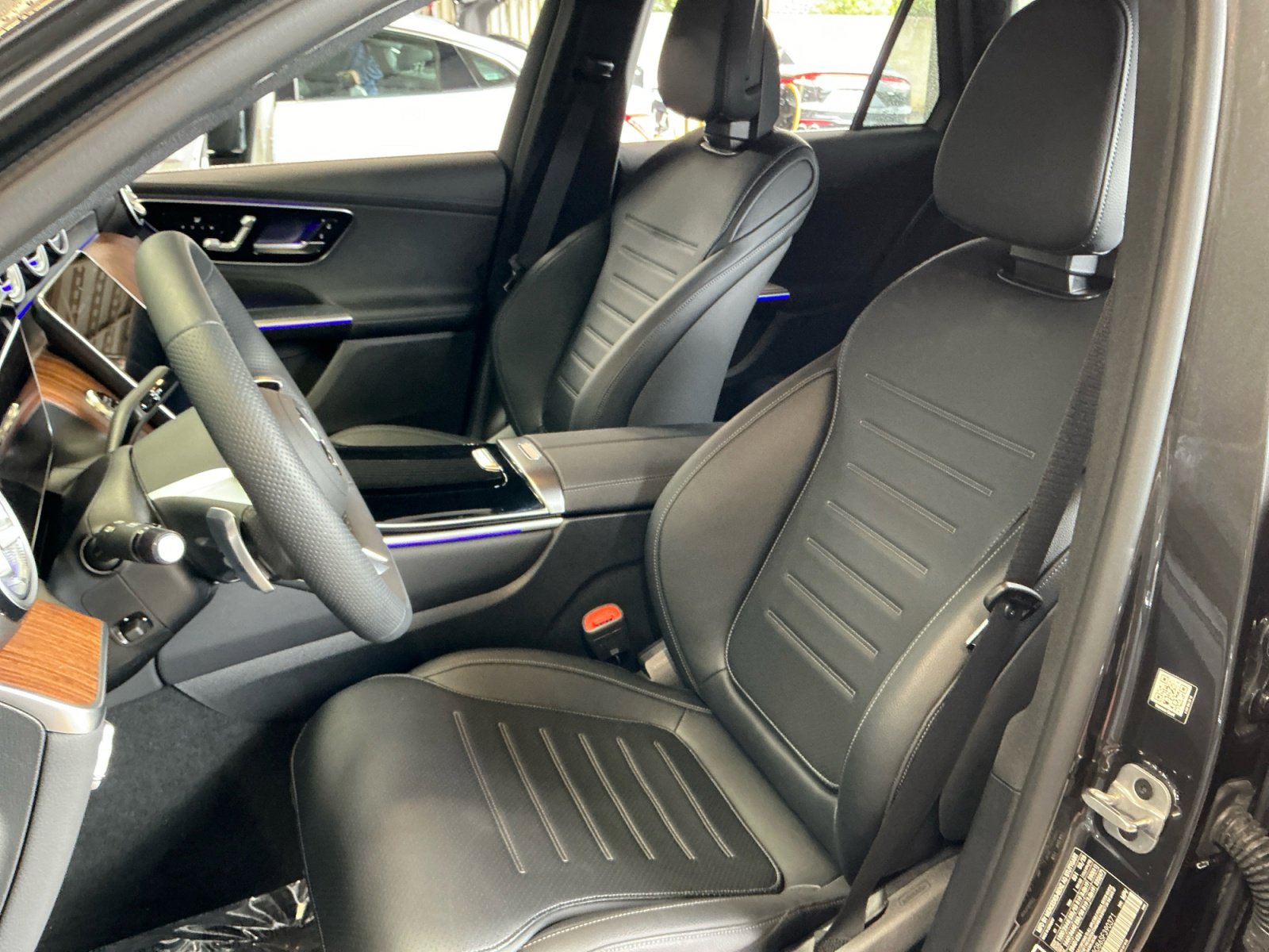 Used 2025 Mercedes-Benz GLC 350e 4MATIC image 18