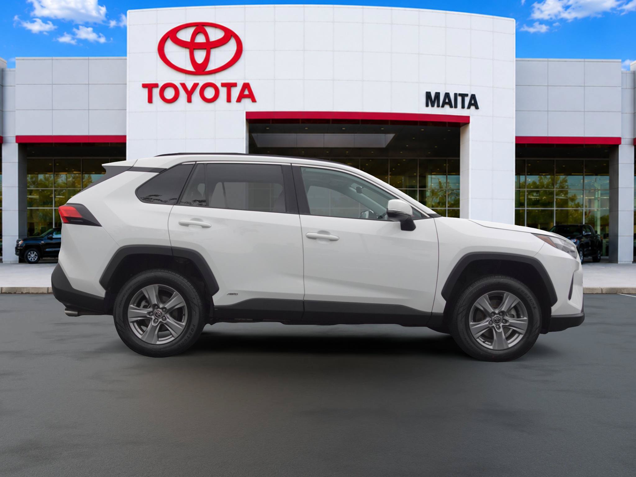 Used 2022 Toyota RAV4 XLE w/ Convenience Package AWD/4WD image 2