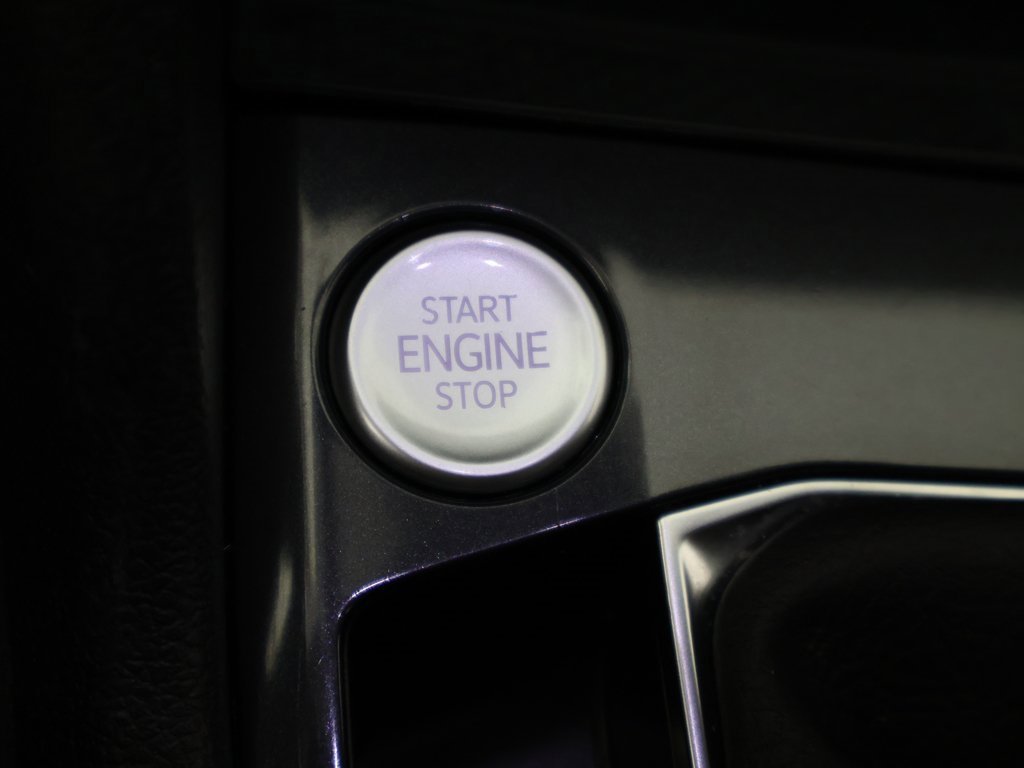 Used 2023 Volkswagen Tiguan SE image 39