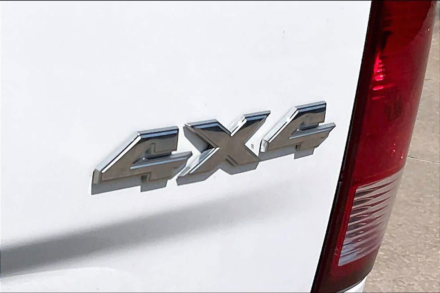 Used 2014 RAM 2500 Tradesman w/ Chrome Appearance Group AWD/4WD image 9