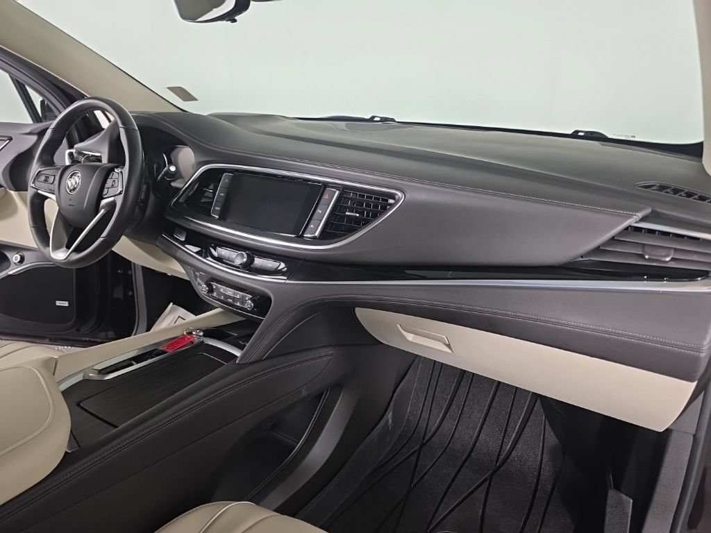 Used 2022 Buick Enclave Avenir w/ Avenir Technology Package AWD/4WD image 42
