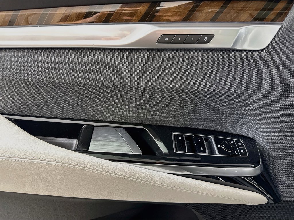 New 2026 Cadillac Escalade Platinum Luxury w/ LPO, Floor Liner Package AWD/4WD image 18