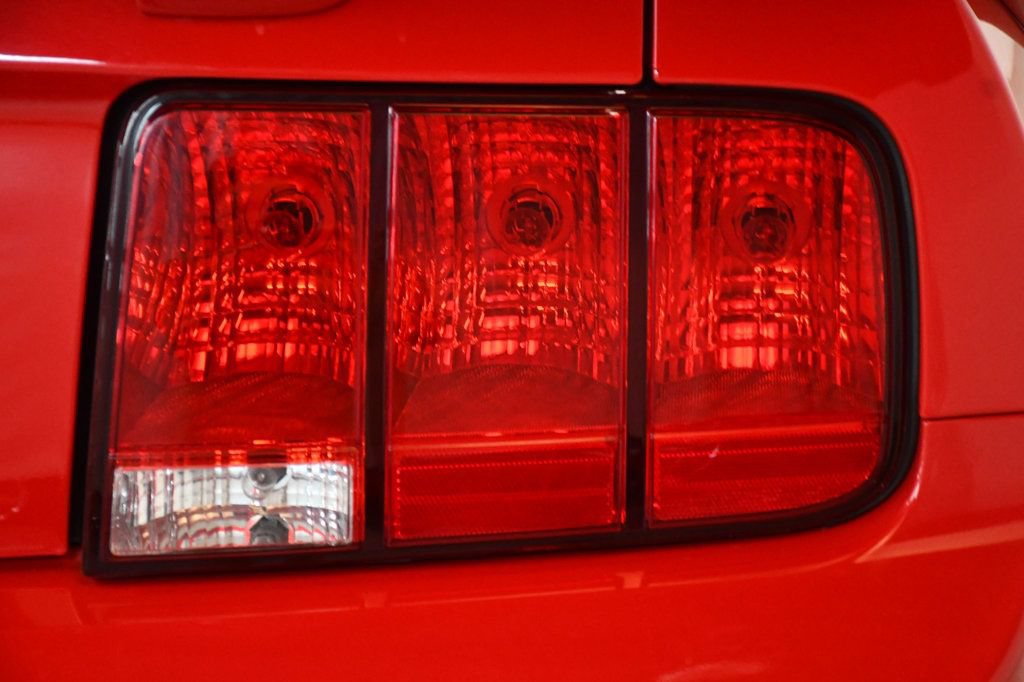 Used 2005 Ford Mustang GT RWD image 16
