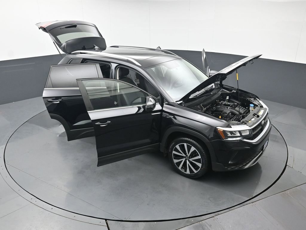 Used 2022 Volkswagen Taos SE w/ Panoramic Sunroof Package image 53