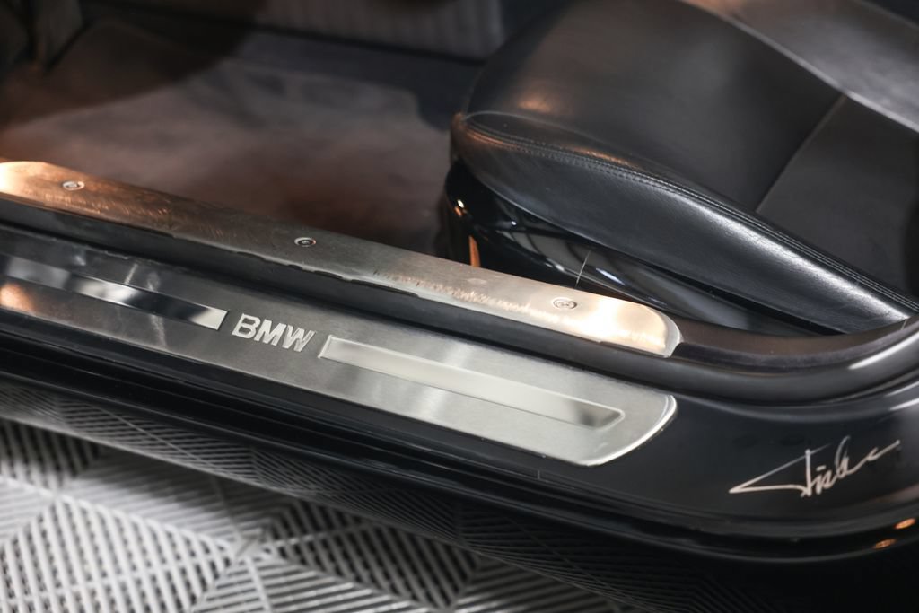 Used 2002 BMW Z8 RWD image 22