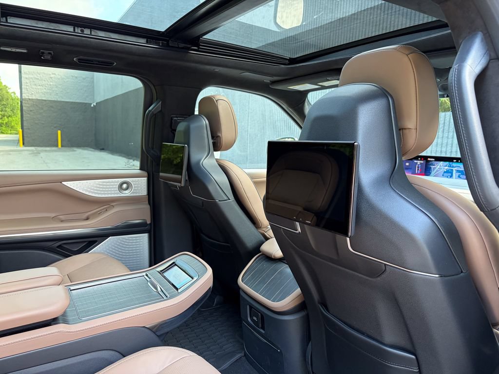 New 2027 Lincoln Navigator Black Label AWD/4WD image 34