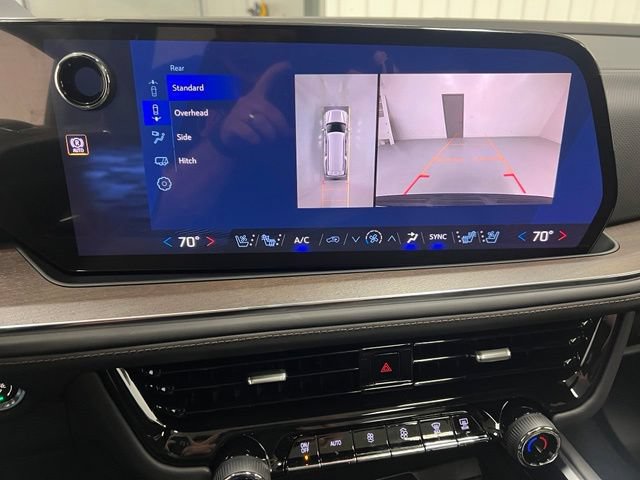 New 2026 Chevrolet Suburban High Country AWD/4WD image 10