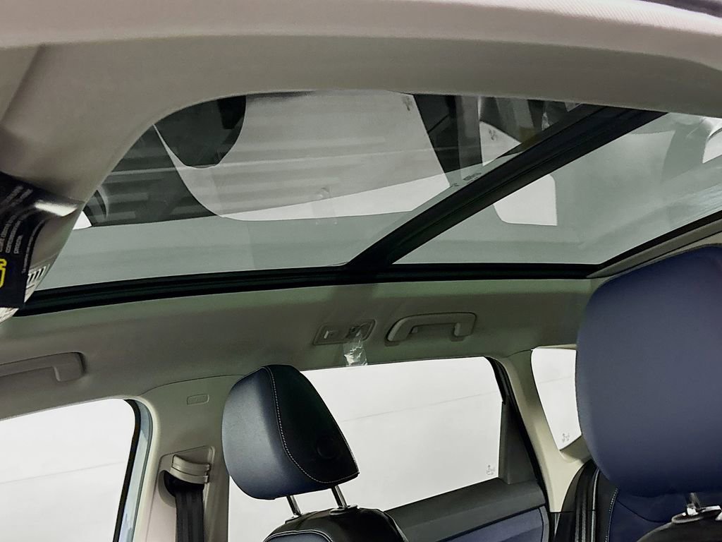 New 2025 Volkswagen Taos SEL image 19