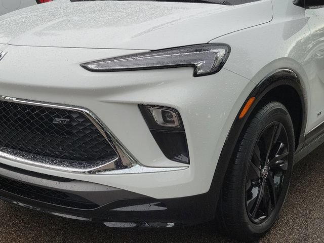 Certified 2025 Buick Encore GX Sport Touring w/ Advanced Technology Package FWD image 9