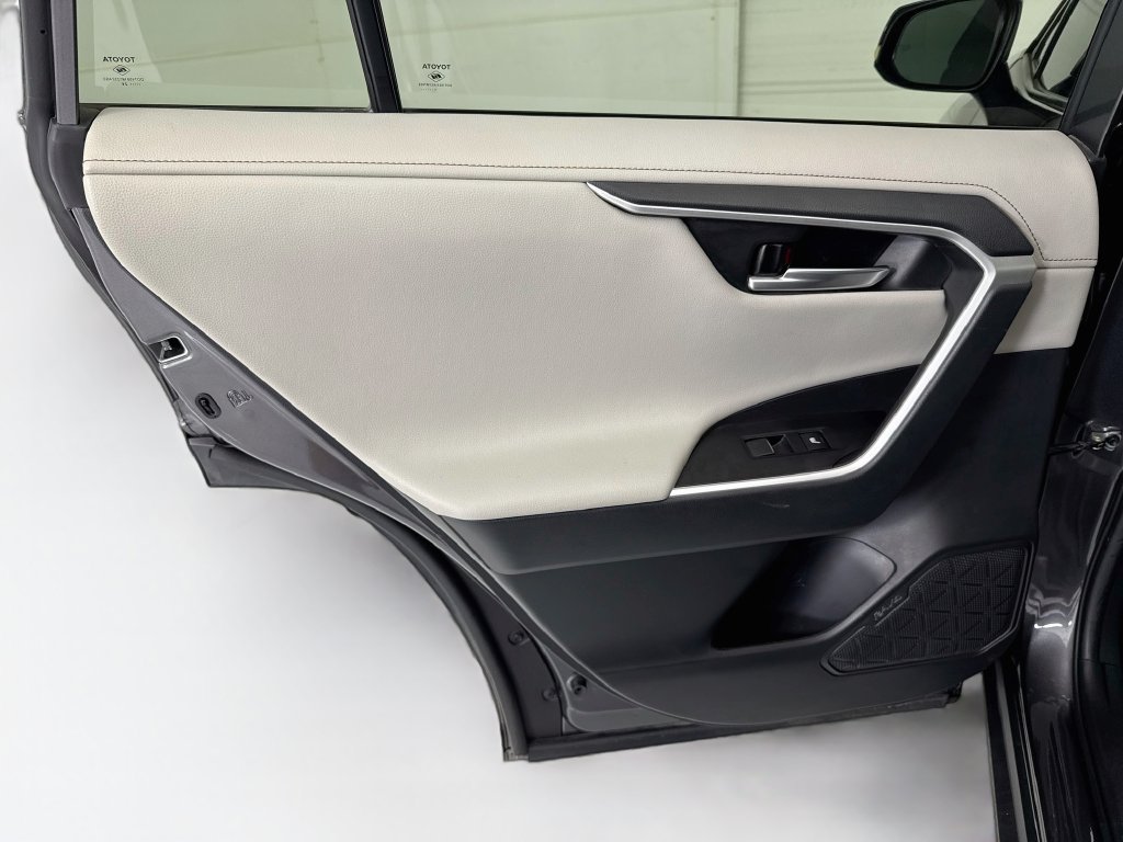 Used 2021 Toyota RAV4 Limited FWD image 25