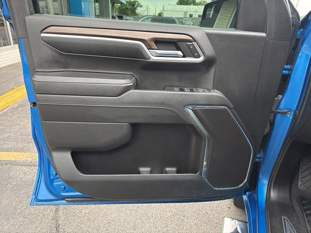 Used 2023 Chevrolet Silverado 1500 RST AWD/4WD image 10