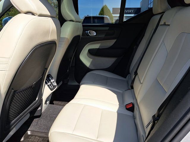 Used 2019 Volvo XC40 T5 Momentum image 22