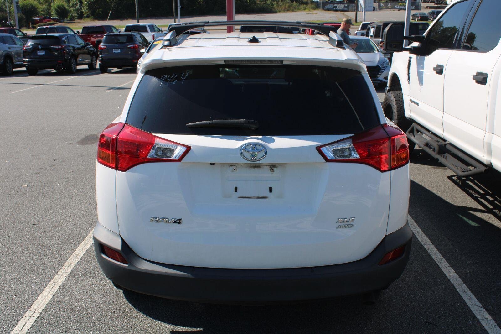Used 2015 Toyota RAV4 XLE AWD/4WD image 5