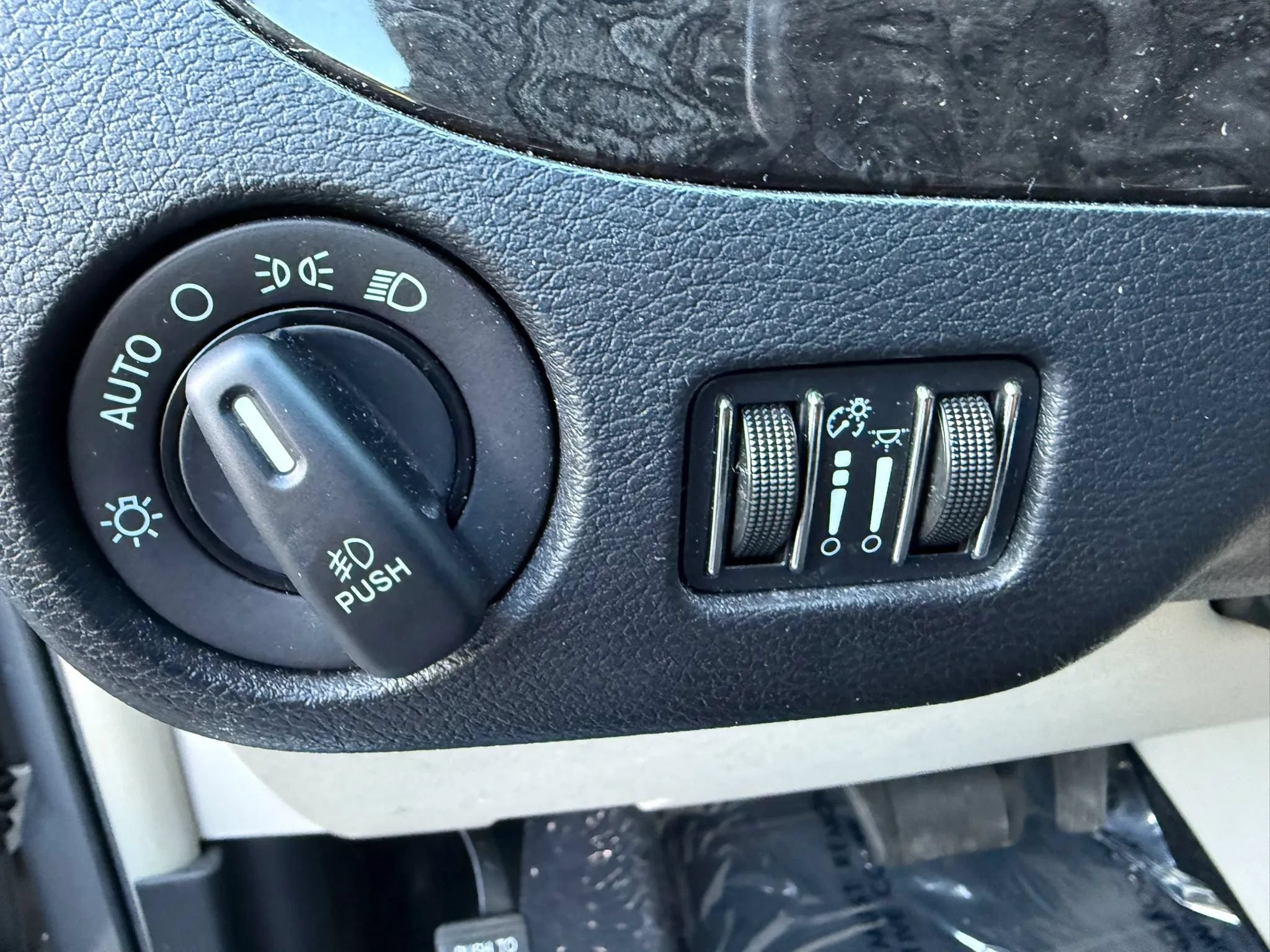 Used 2013 Dodge Grand Caravan Crew w/ Safety Sphere Group FWD image 33