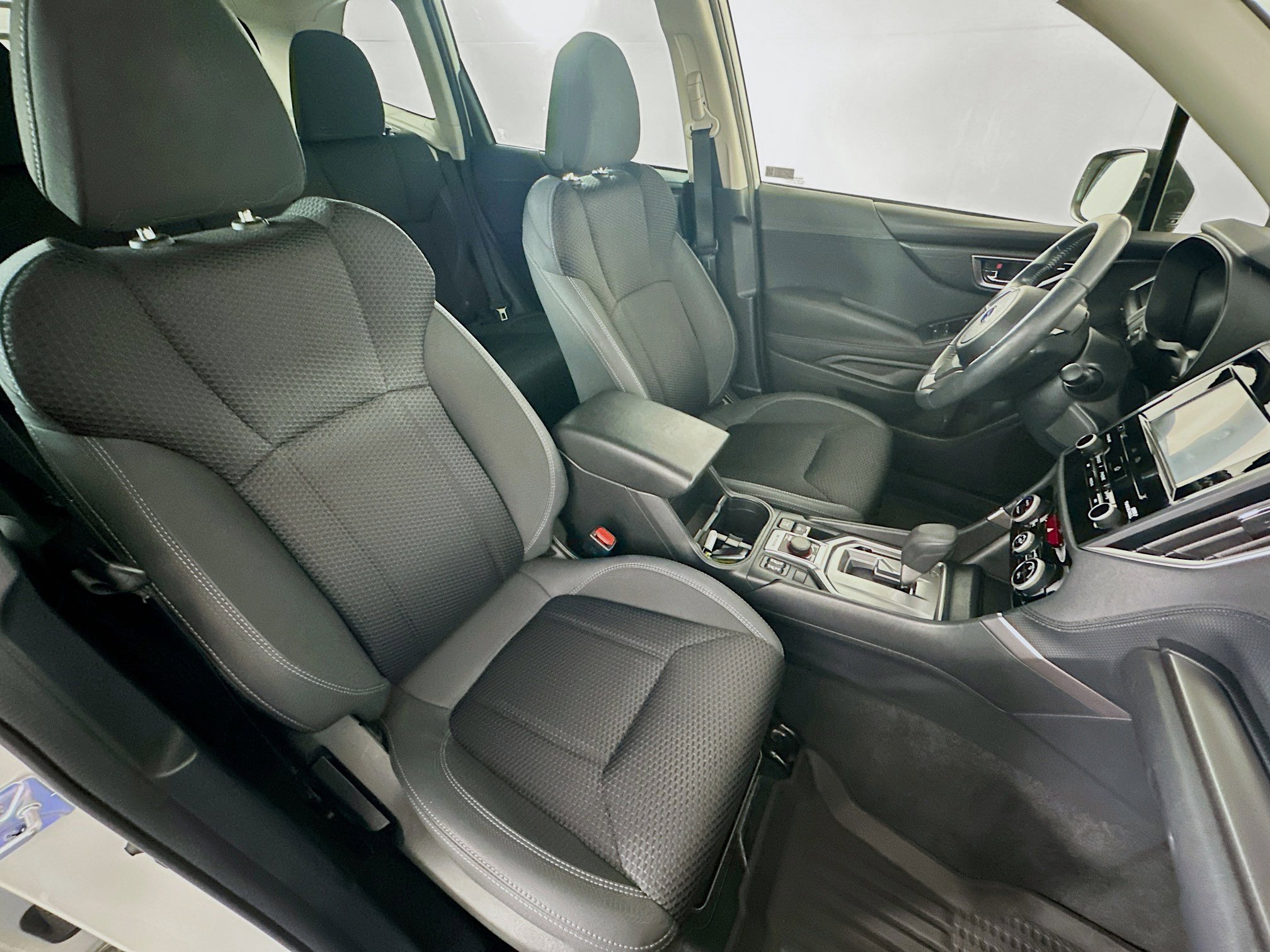 Used 2023 Subaru Forester Premium image 32