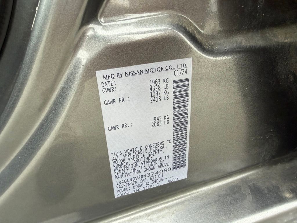 Used 2024 Nissan Altima 2.5 SV FWD image 32