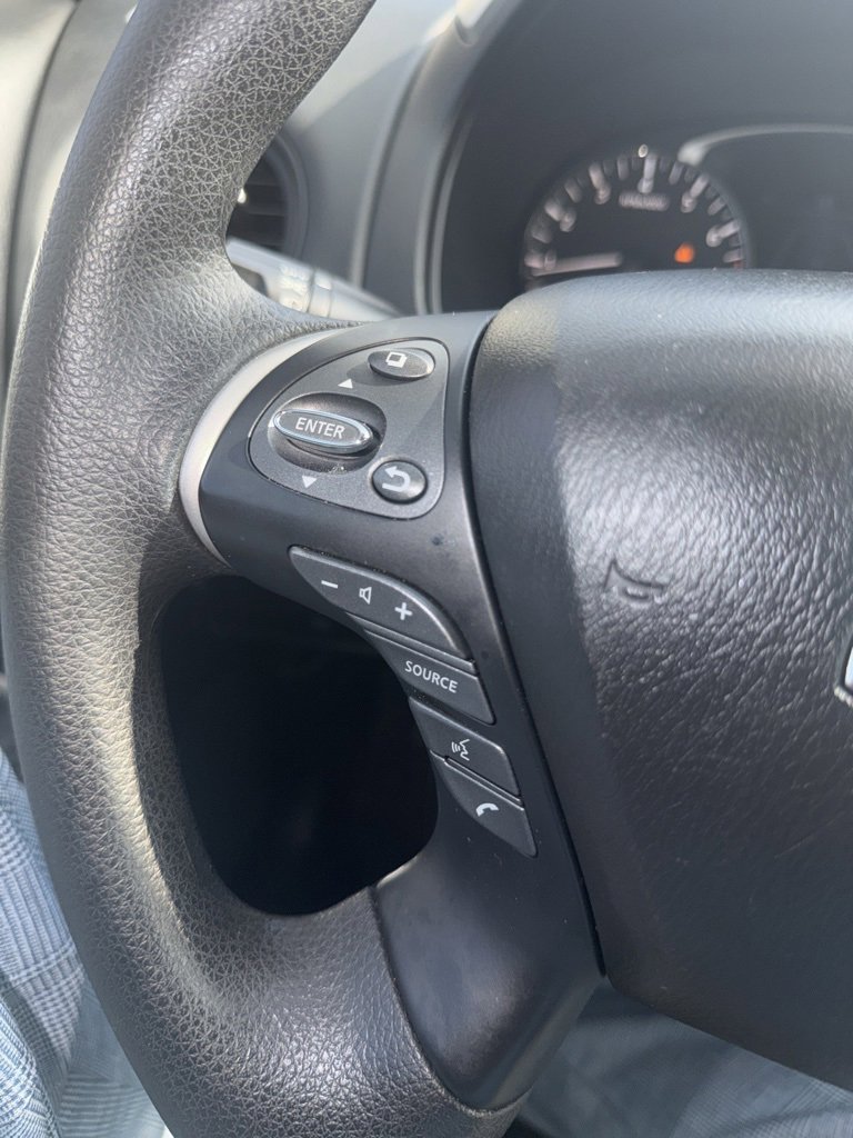 Used 2020 Nissan Pathfinder S image 17