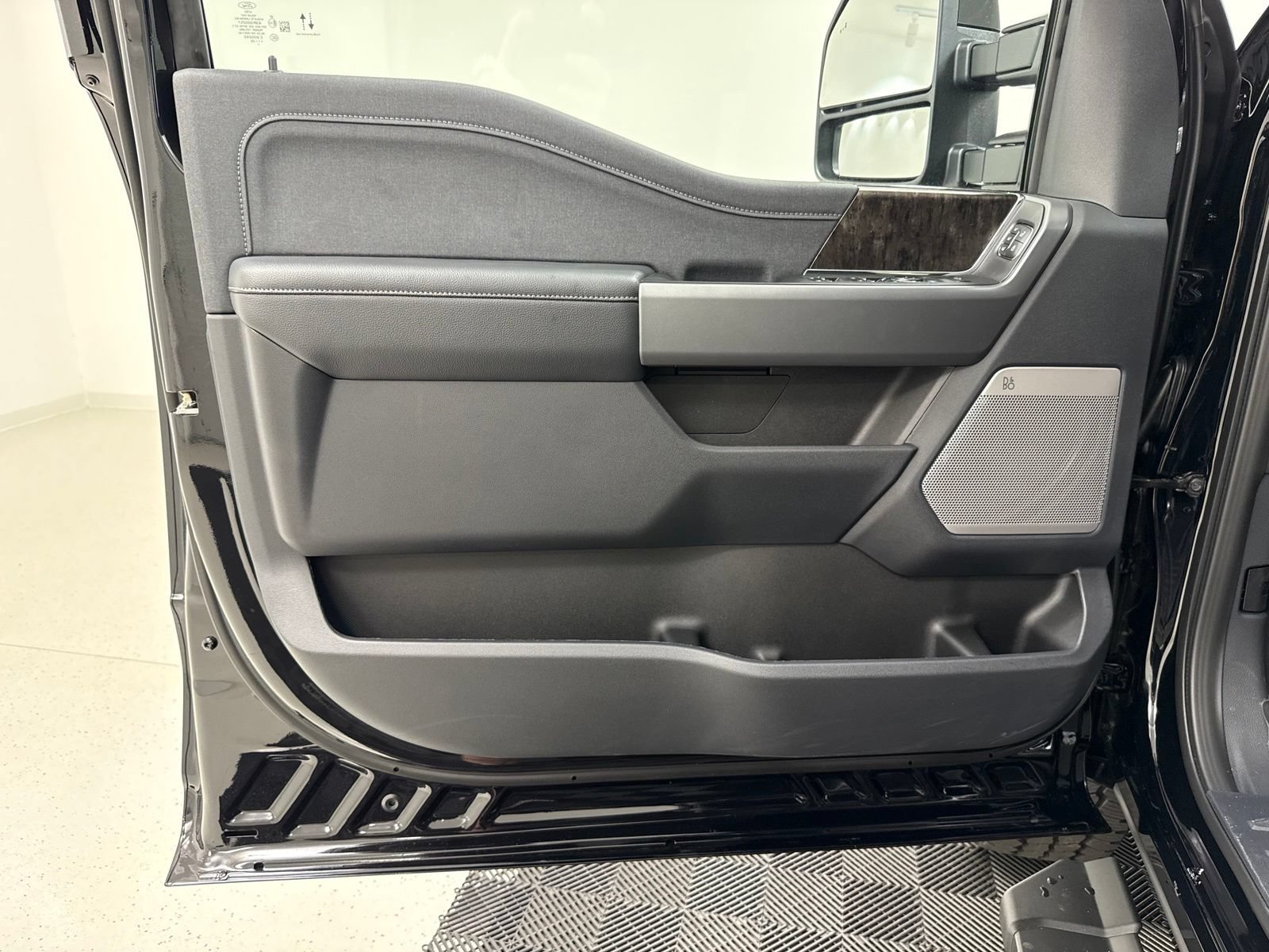 New 2026 Ford F250 Lariat w/ Black Appearance Package AWD/4WD image 17
