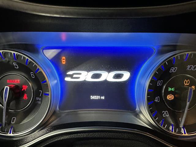 Used 2019 Chrysler 300 Touring L w/ Quick Order Package 22F image 21