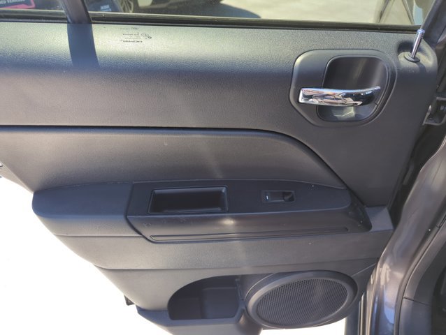 Used 2016 Jeep Compass Sport w/ Power Value Group image 18