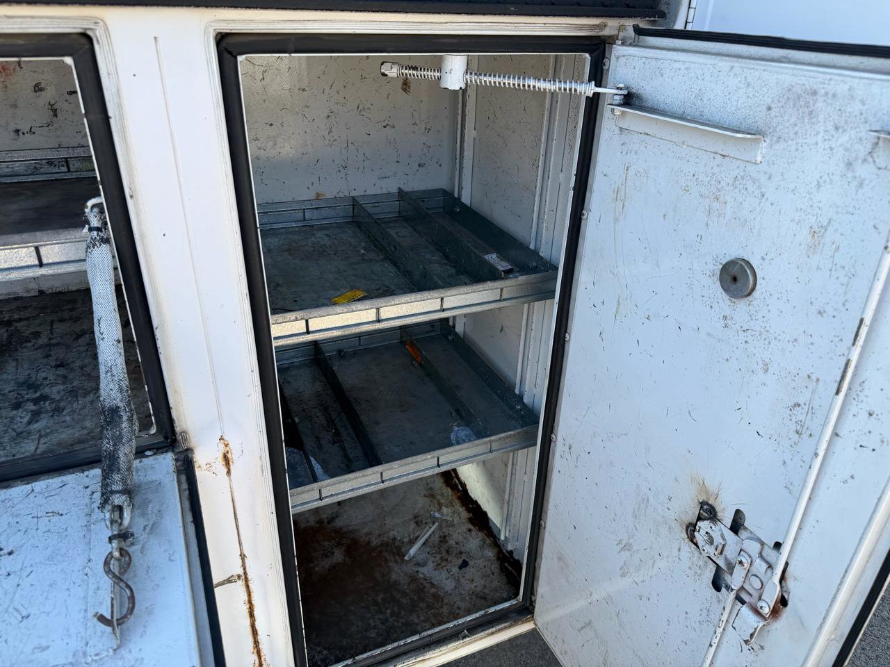 Used 2017 Ford F550 2WD Regular Cab Super Duty image 48