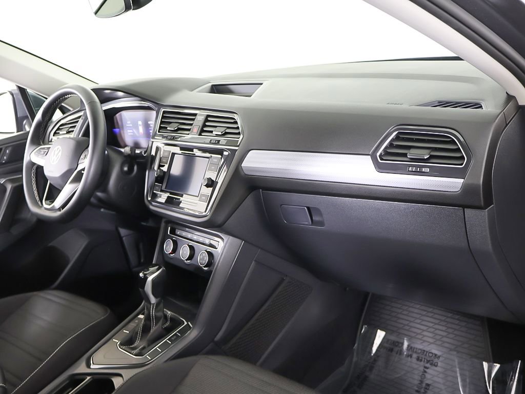 Used 2023 Volkswagen Tiguan S image 27