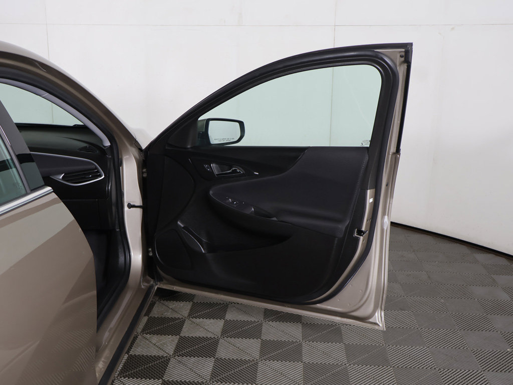 Used 2023 Chevrolet Malibu LT FWD image 19