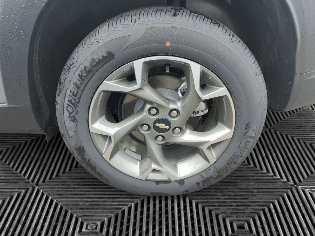 New 2025 Chevrolet Trax LT image 14