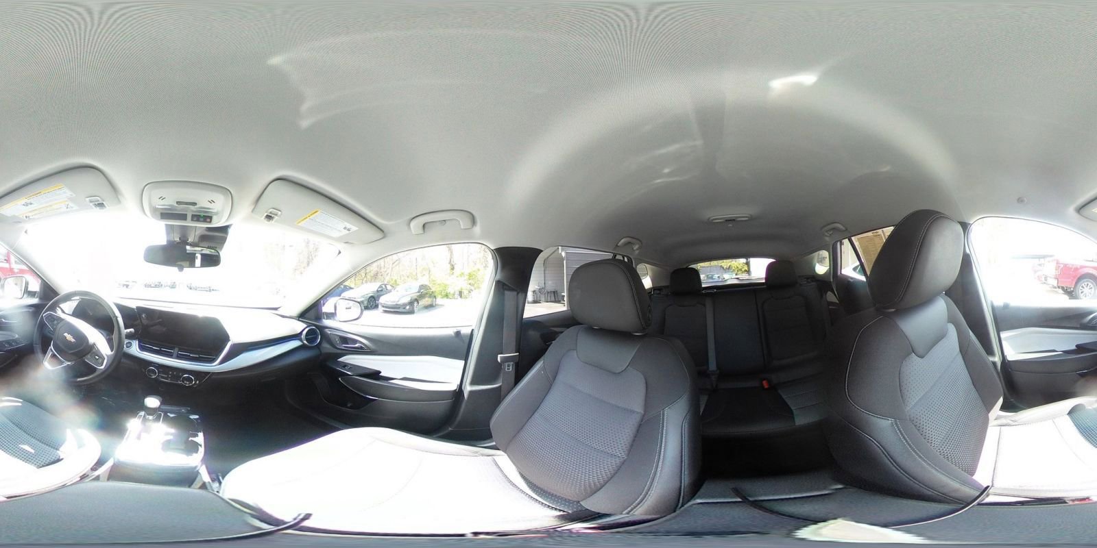 Used 2025 Chevrolet Trax LT w/ LT Convenience Package FWD image 37