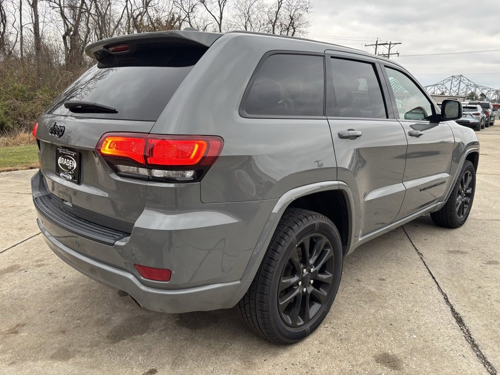 Used 2022 Jeep Grand Cherokee Laredo X image 7