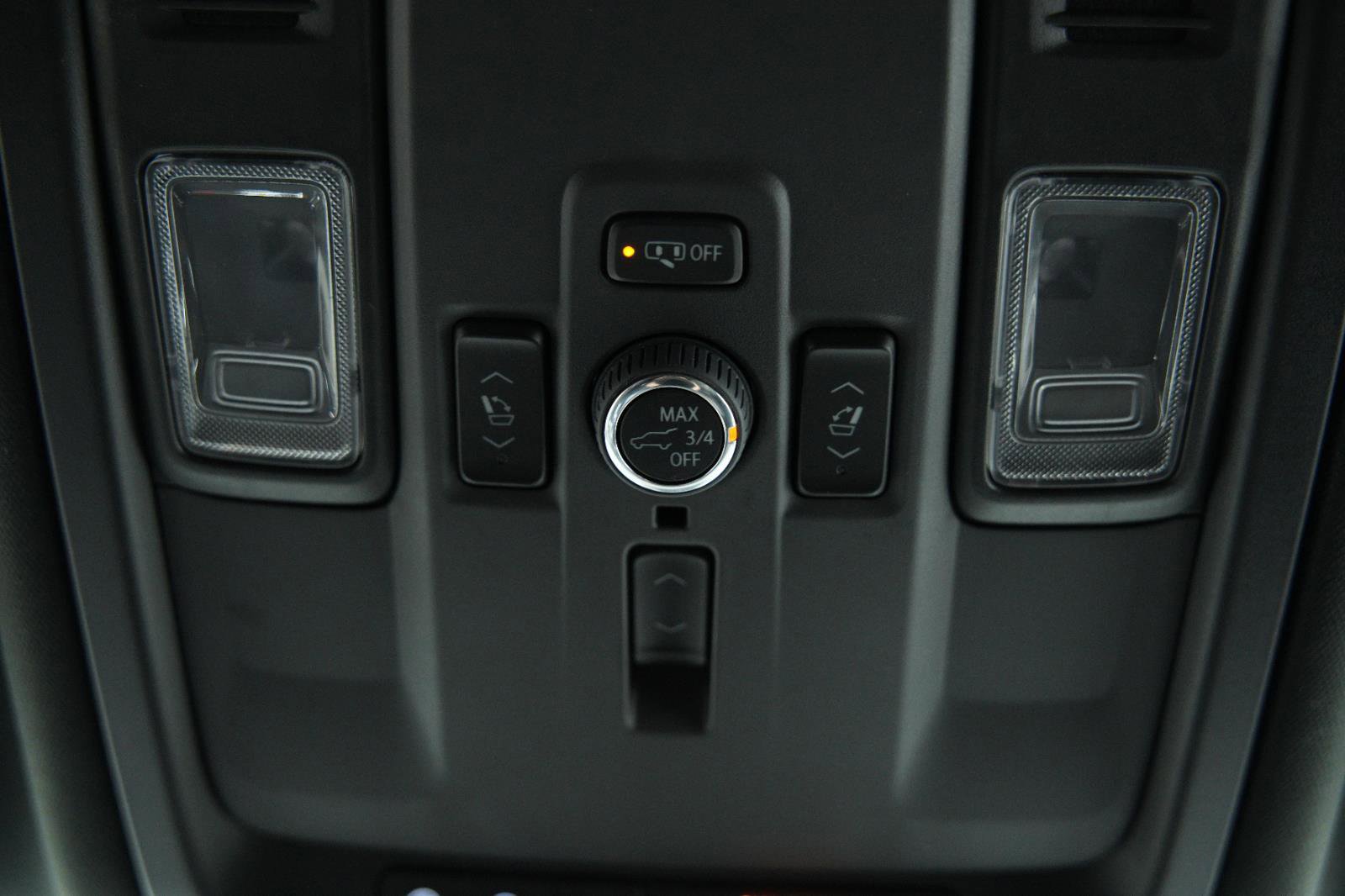 Used 2025 GMC Yukon Denali AWD/4WD image 44