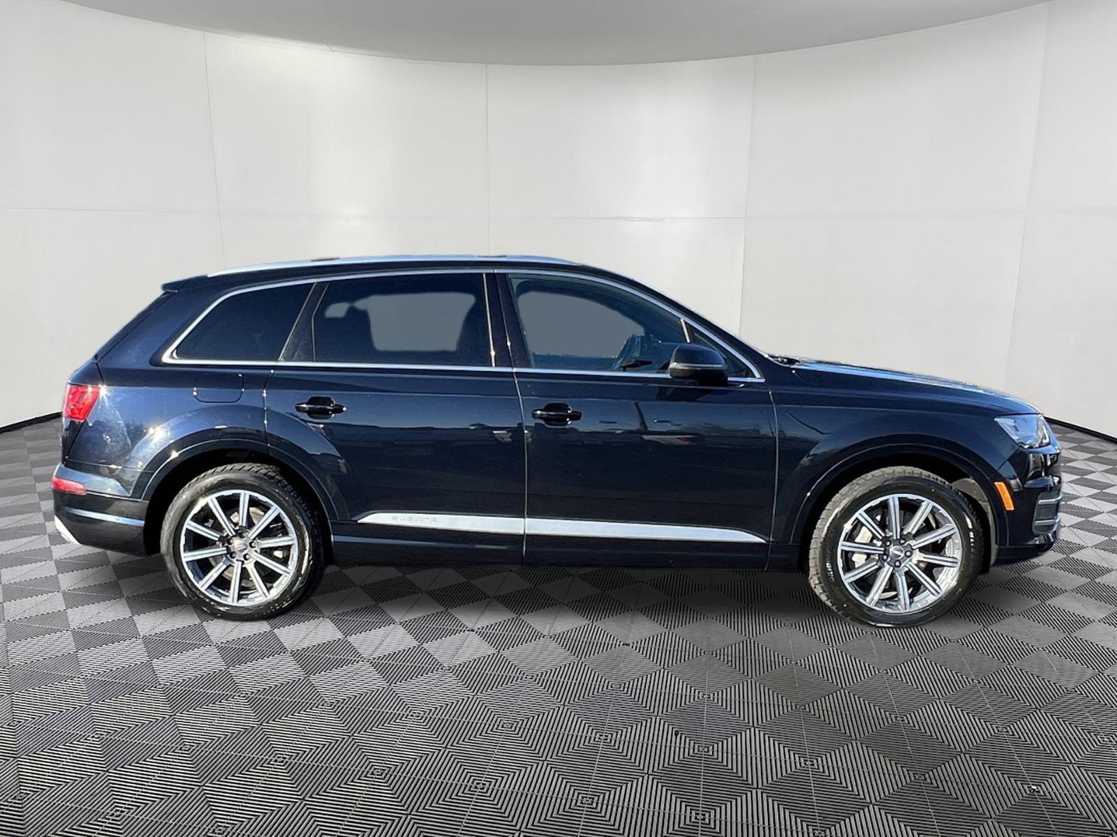 Used 2017 Audi Q7 3.0T Prestige w/ Prestige Package image 6