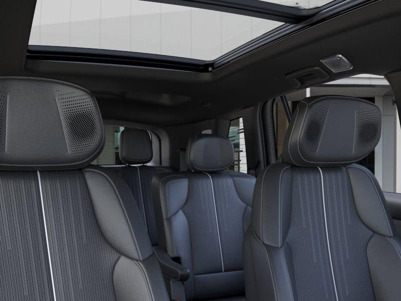 New 2026 Cadillac Vistiq Luxury w/ LPO, Floor Liner Package AWD/4WD image 24