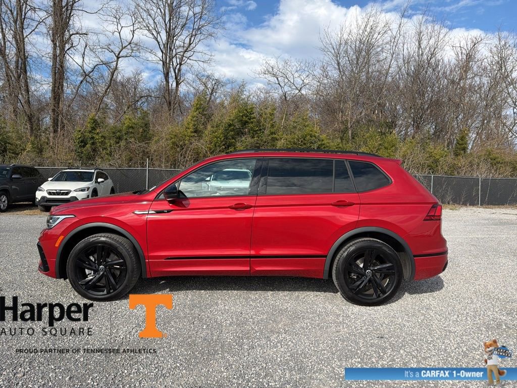 Used 2024 Volkswagen Tiguan SE R-Line image 2