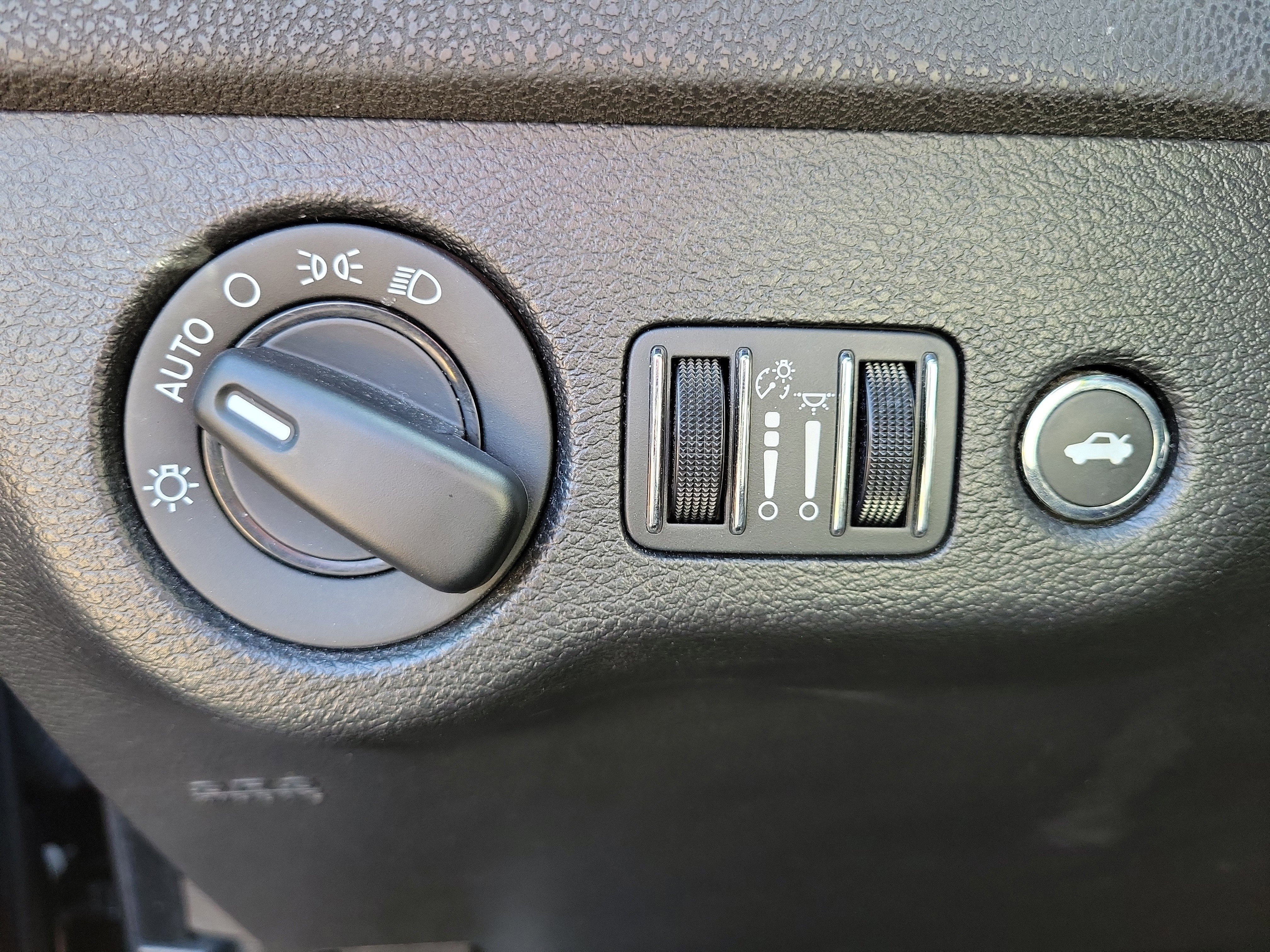 Used 2022 Dodge Charger SXT w/ Blacktop Package image 22