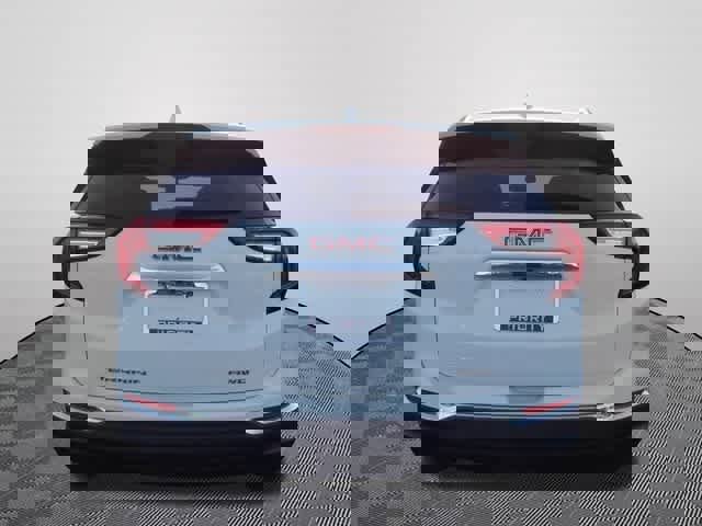 Used 2024 GMC Terrain SLT image 3