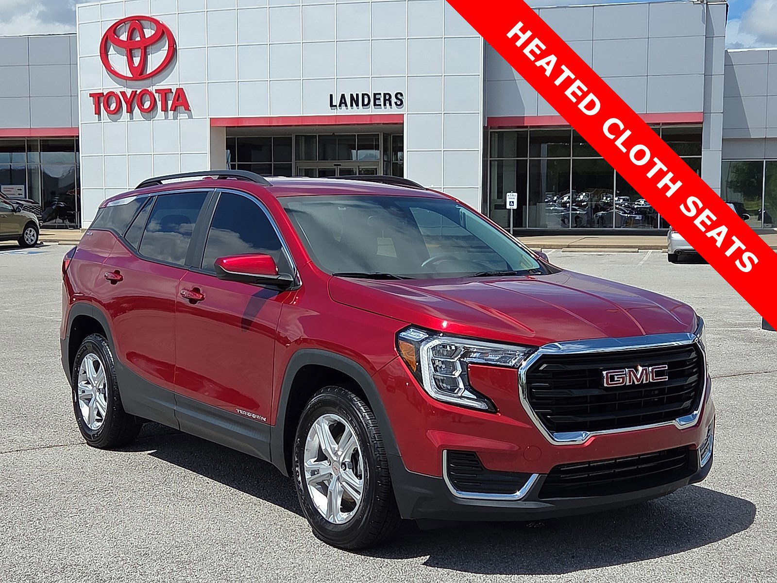 Used 2022 GMC Terrain SLE w/ Driver Convenience Package