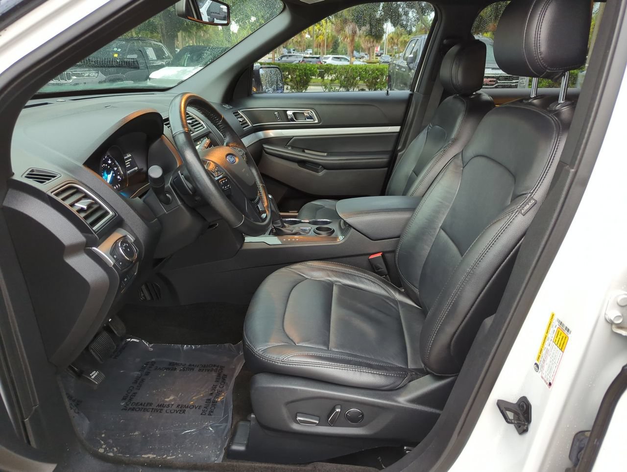 Used 2017 Ford Explorer XLT w/ Equipment Group 202A FWD image 17