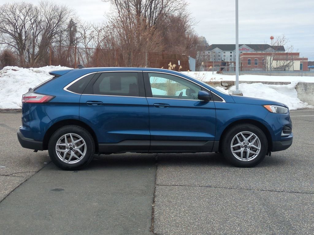 Used 2023 Ford Edge SEL image 2