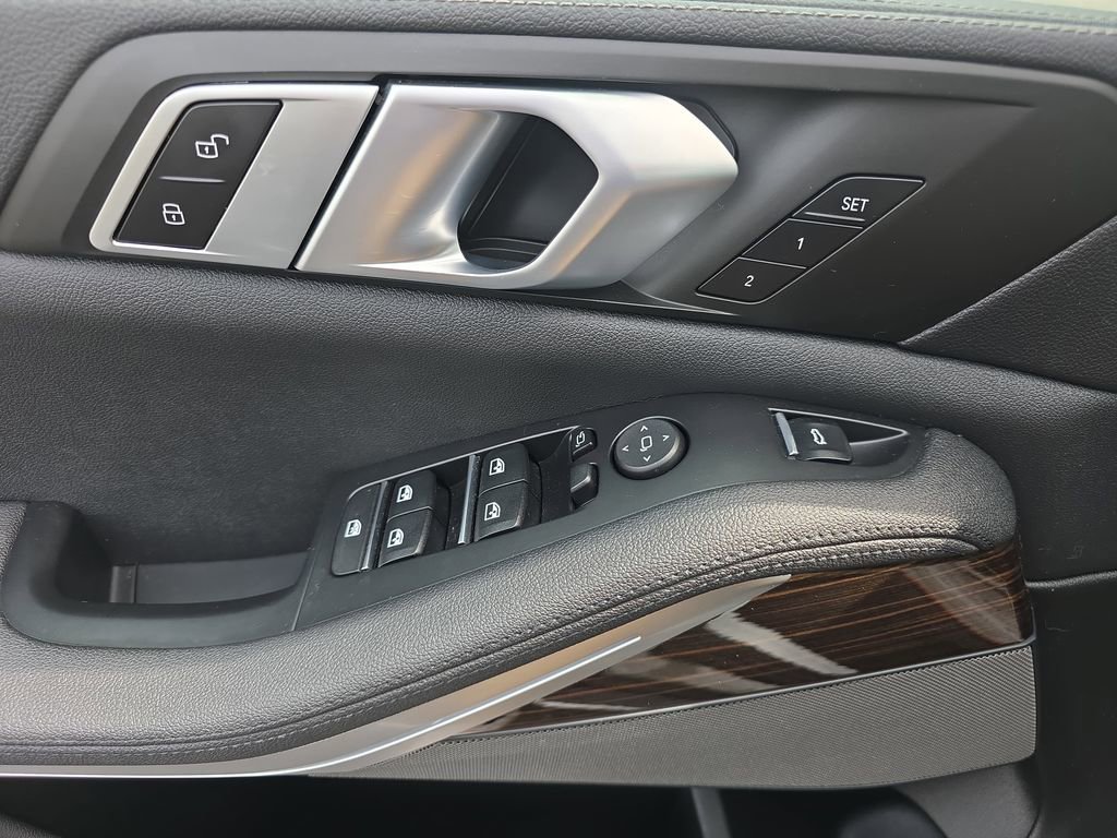 Used 2021 BMW X5 xDrive40i w/ Premium Package image 33