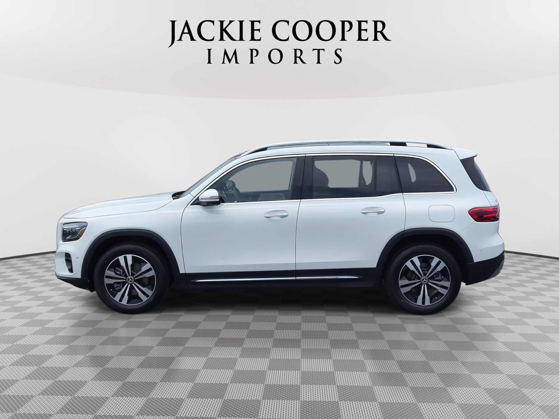 Certified 2025 Mercedes-Benz GLB 250 image 2