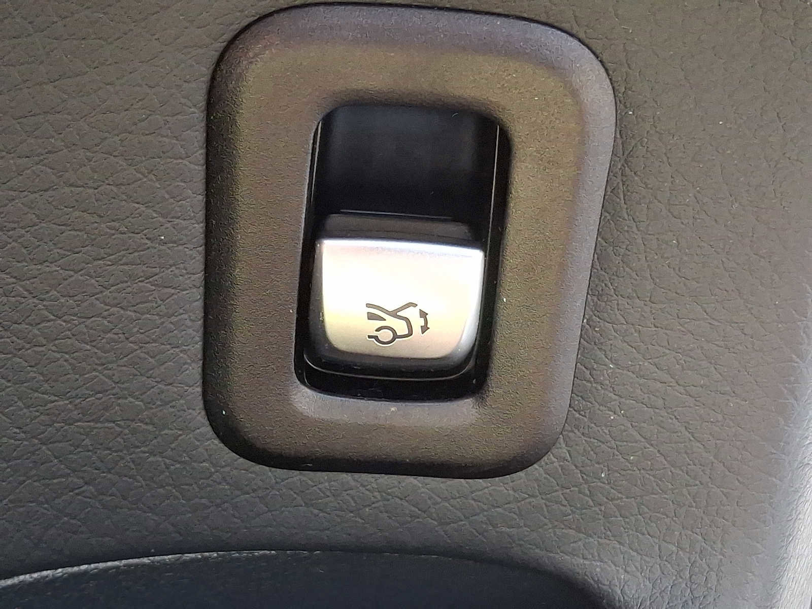 Certified 2023 Mercedes-Benz GLC 43 AMG 4MATIC Coupe image 24