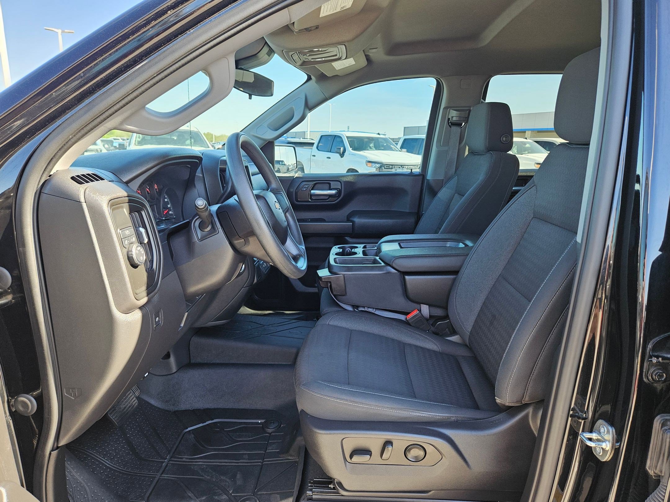 Used 2023 Chevrolet Silverado 1500 Custom image 9