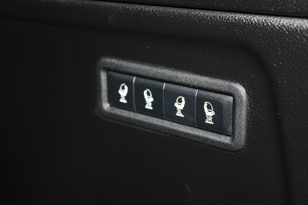 Used 2025 Jeep Wagoneer L Series II w/ 8-pass Seating Package image 26