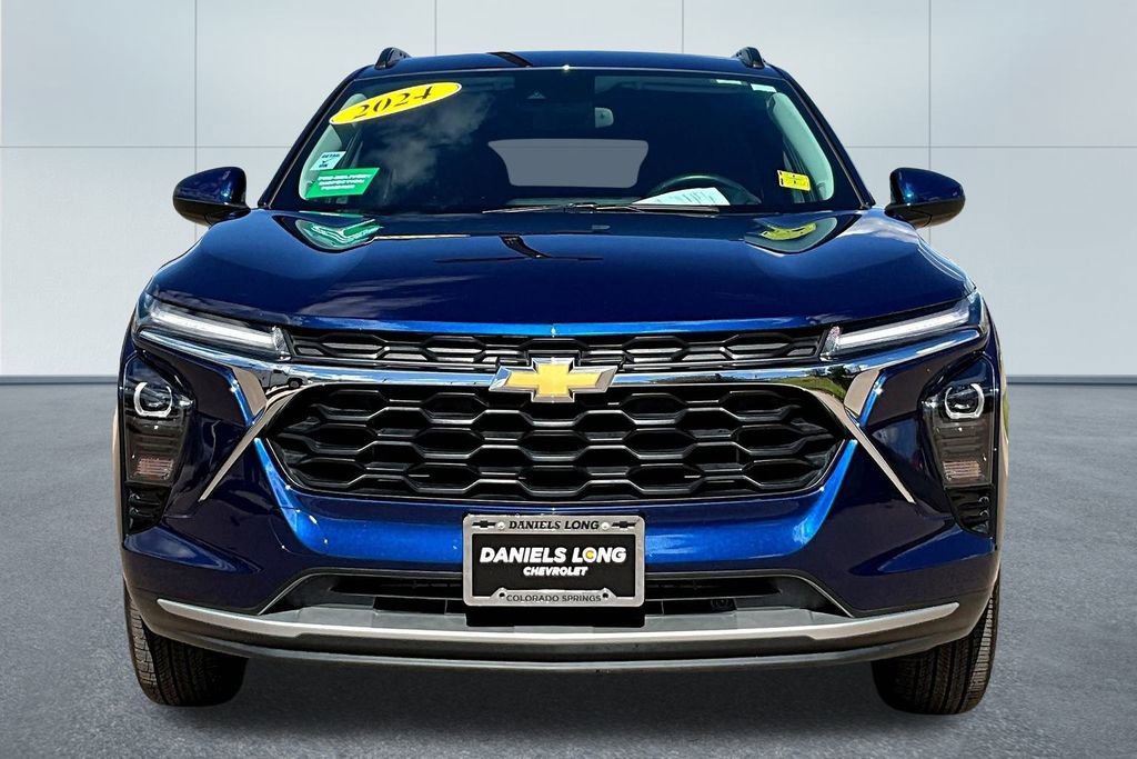 Used 2024 Chevrolet Trax LT w/ Driver Confidence Package image 3