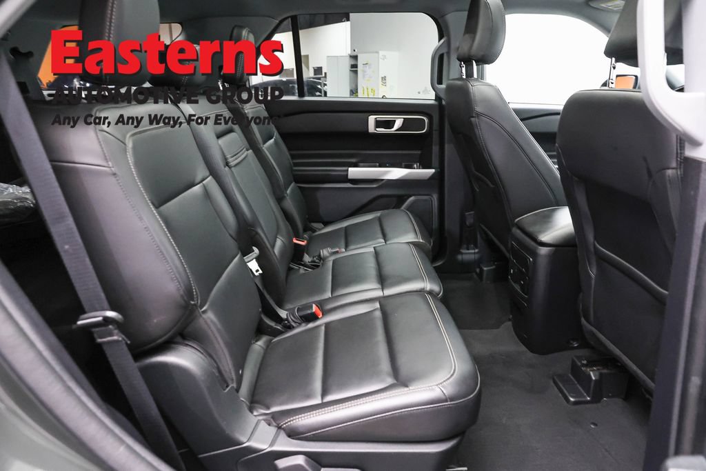 Used 2022 Ford Explorer XLT w/ Equipment Group 202A AWD/4WD image 24