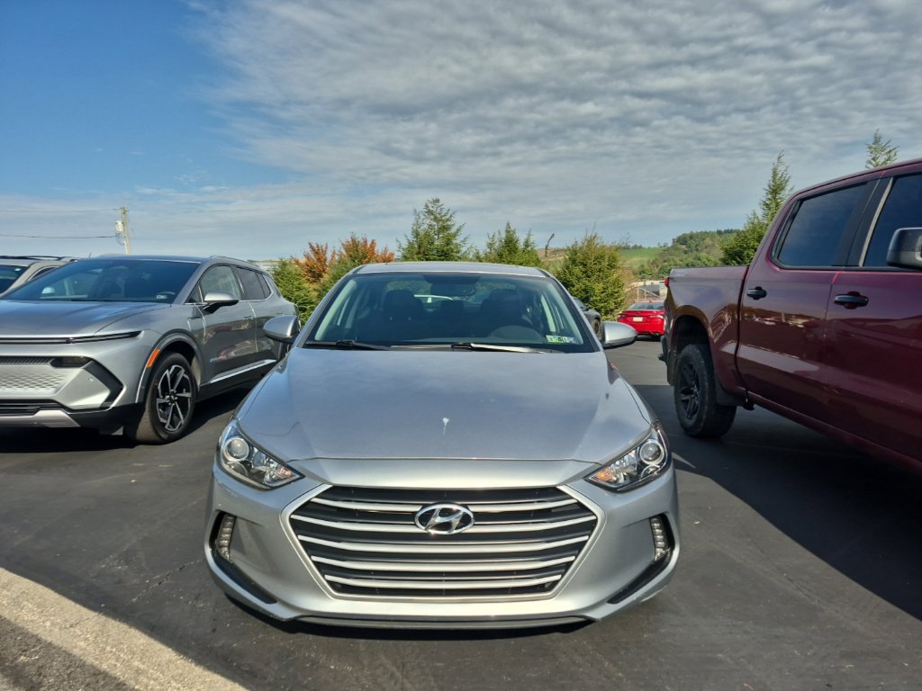 Used 2017 Hyundai Elantra Value Edition w/ Cargo Package FWD image 2