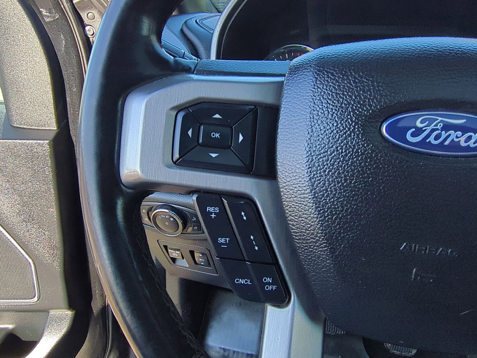 Used 2020 Ford F150 Platinum w/ Technology Package image 31