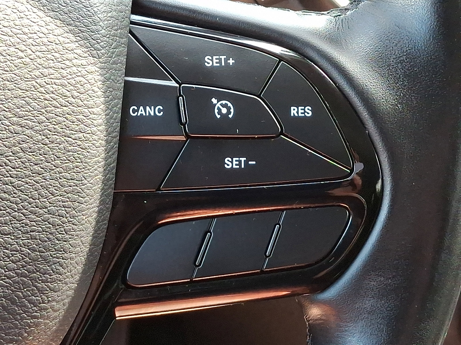 Certified 2020 Jeep Cherokee Latitude Plus AWD/4WD image 21