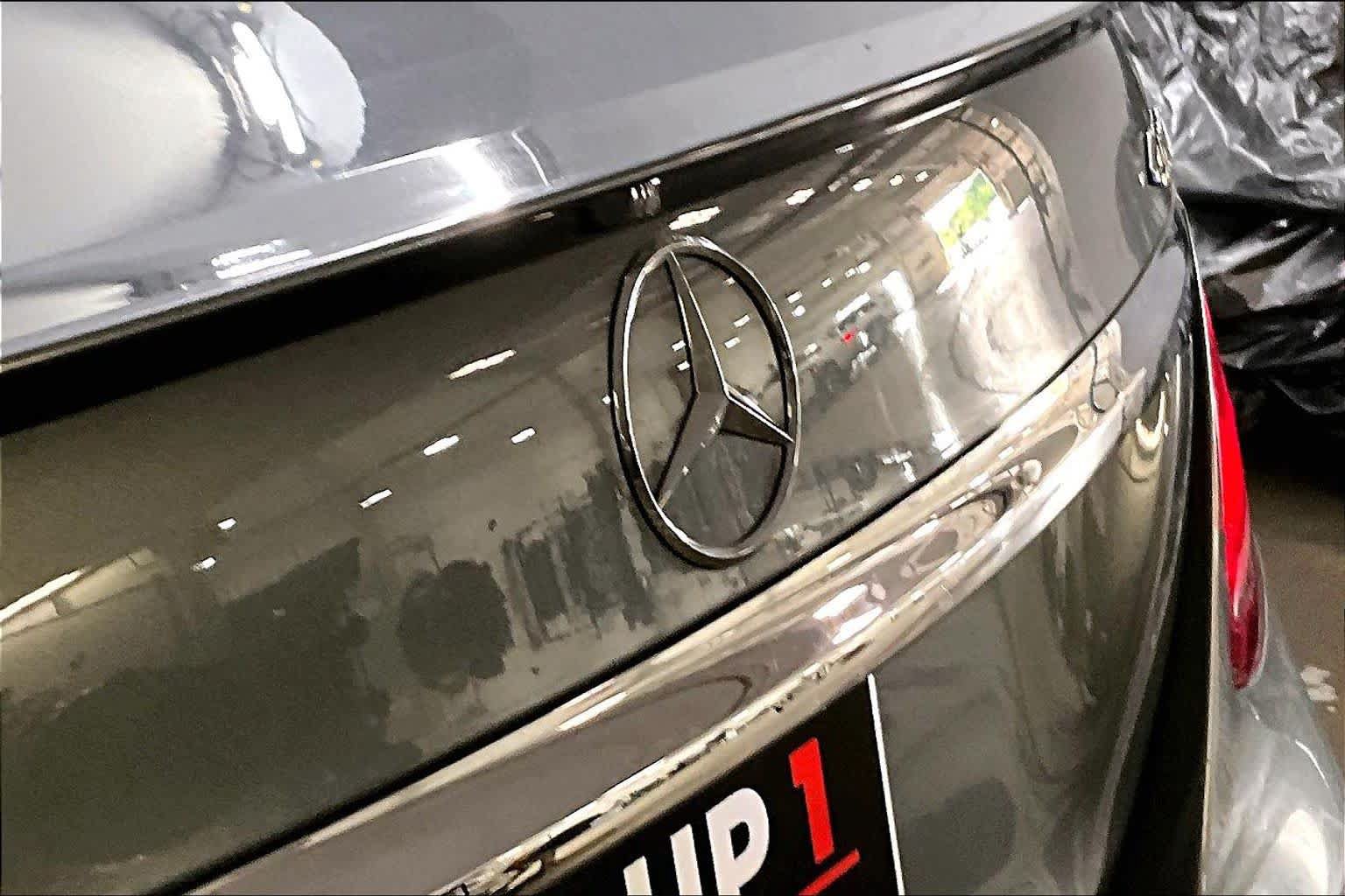Certified 2017 Mercedes-Benz E 300 4MATIC image 33